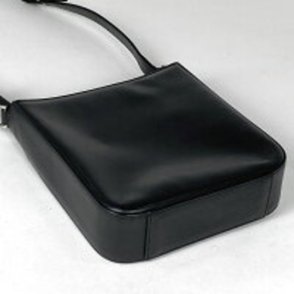 Burberry Check Shoulder Bag Leather Black - Picture 2 of 6